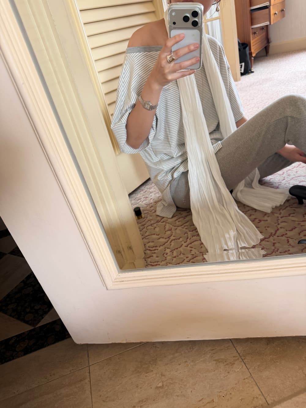 HAZE OFF-SHOULDER TEE - GRAY STRIPE — vue 6