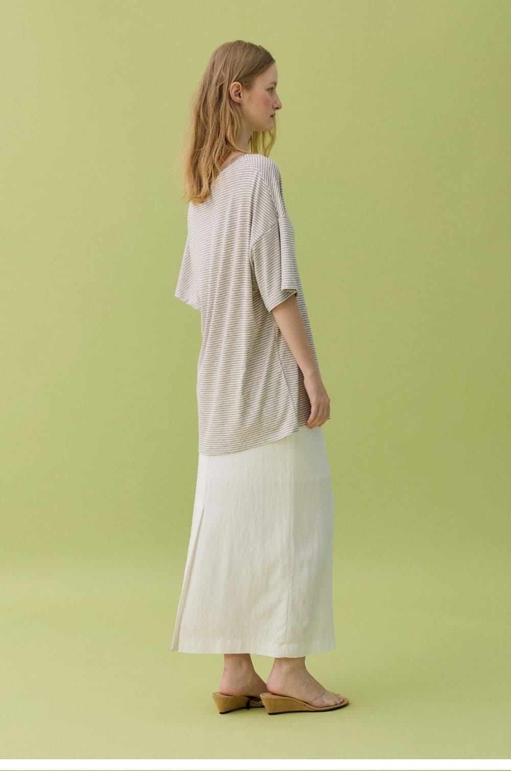 HAZE OFF-SHOULDER TEE - BROWN STRIPE — vue 5