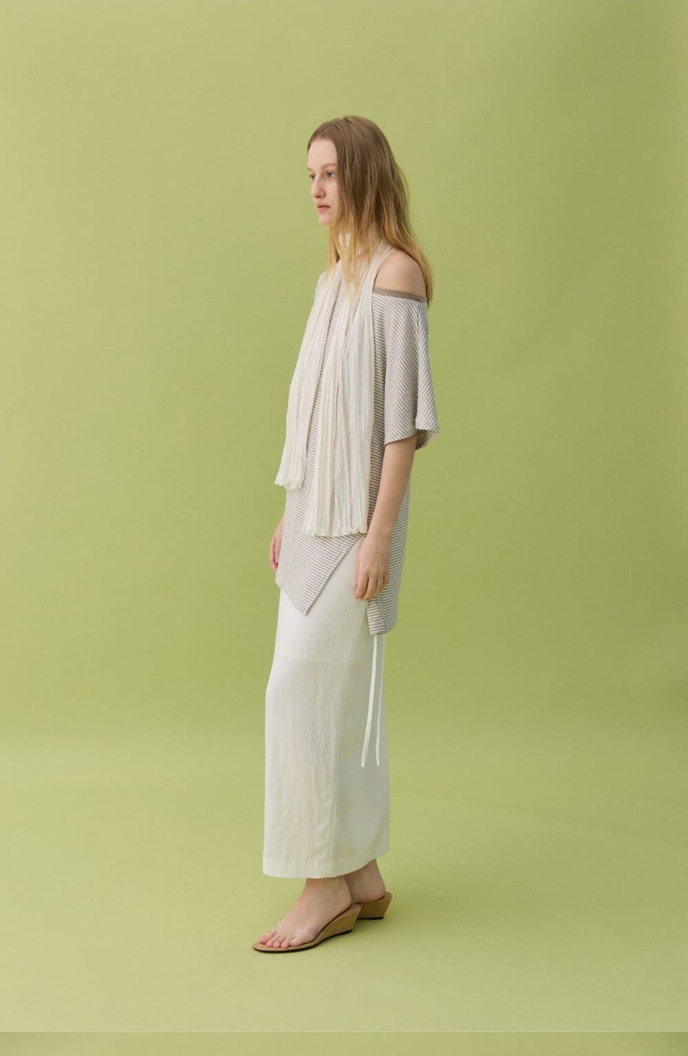 HAZE OFF-SHOULDER TEE - BROWN STRIPE — vue 7