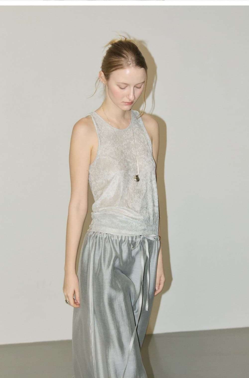 LUNE VELVET SLEEVELESS - GRAY — vue 5