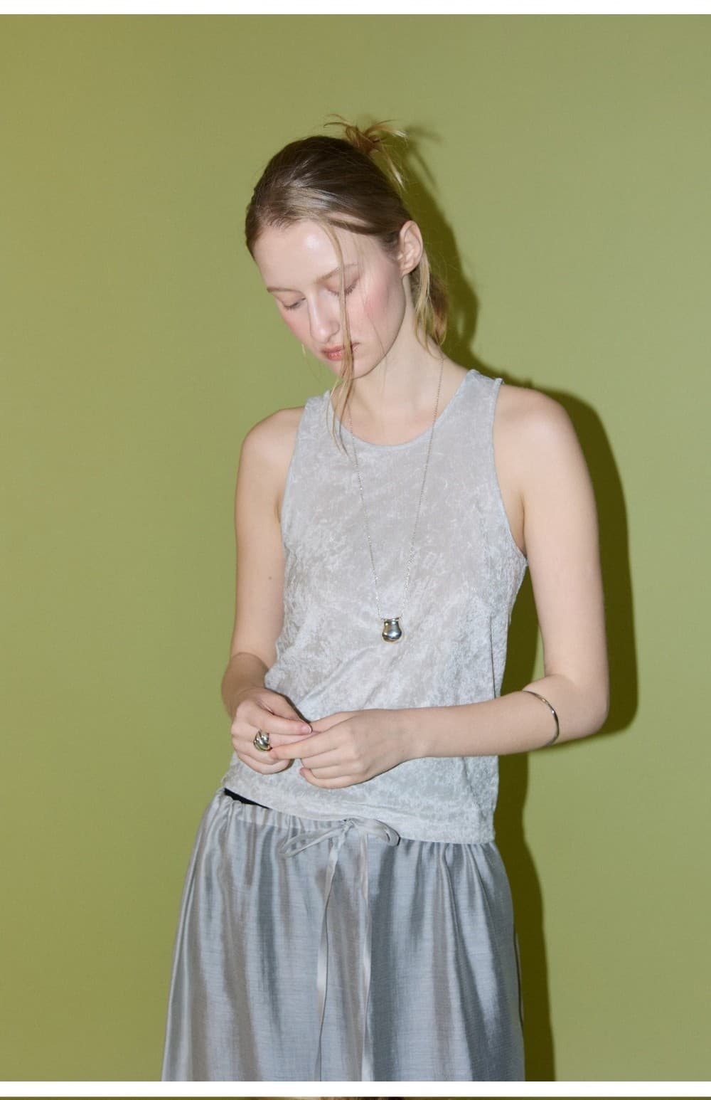 LUNE VELVET SLEEVELESS - GRAY — vue 10