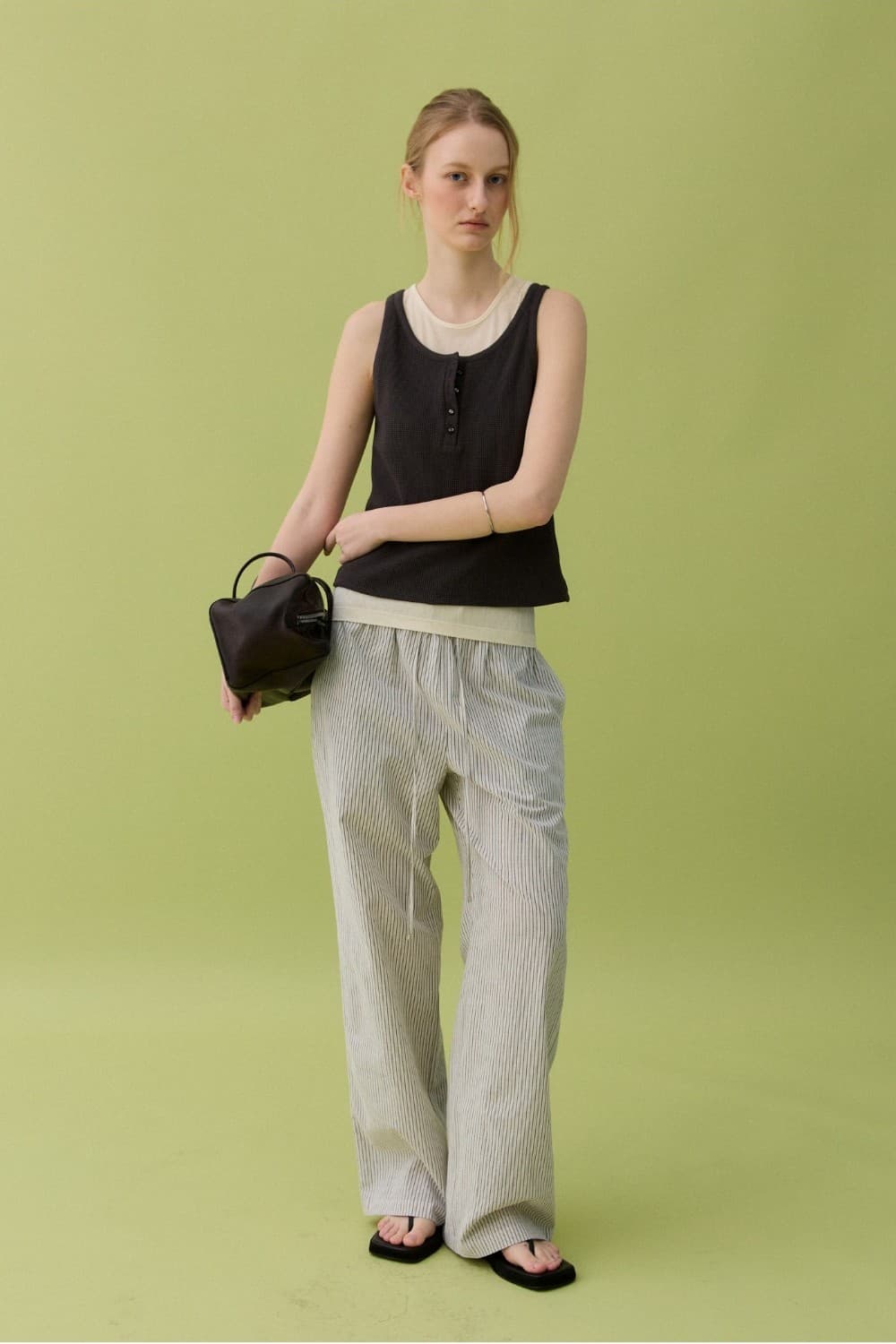 SLAT WAFFLE HENLEYNECK TOP - 3COLOR — vue 10