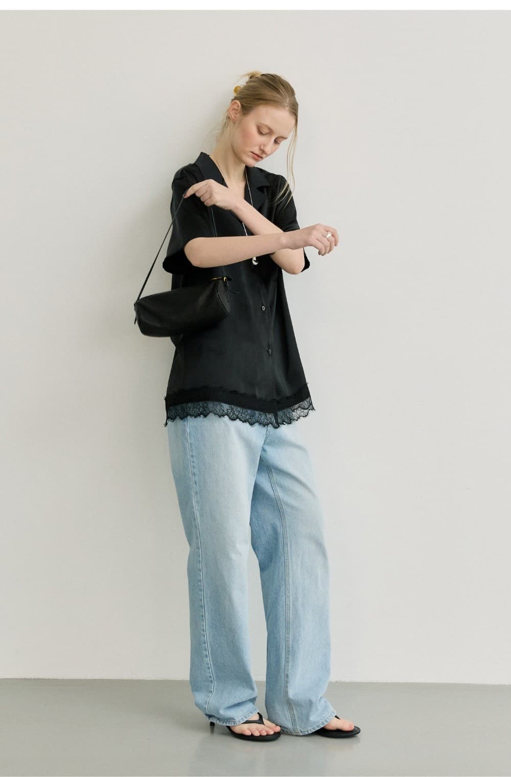 ETE SATIN HALF SHIRT - BLACK — vue 10
