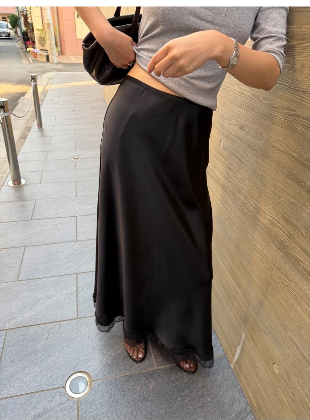 ETE SATIN LONG SKIRT - BLACK — vue 2