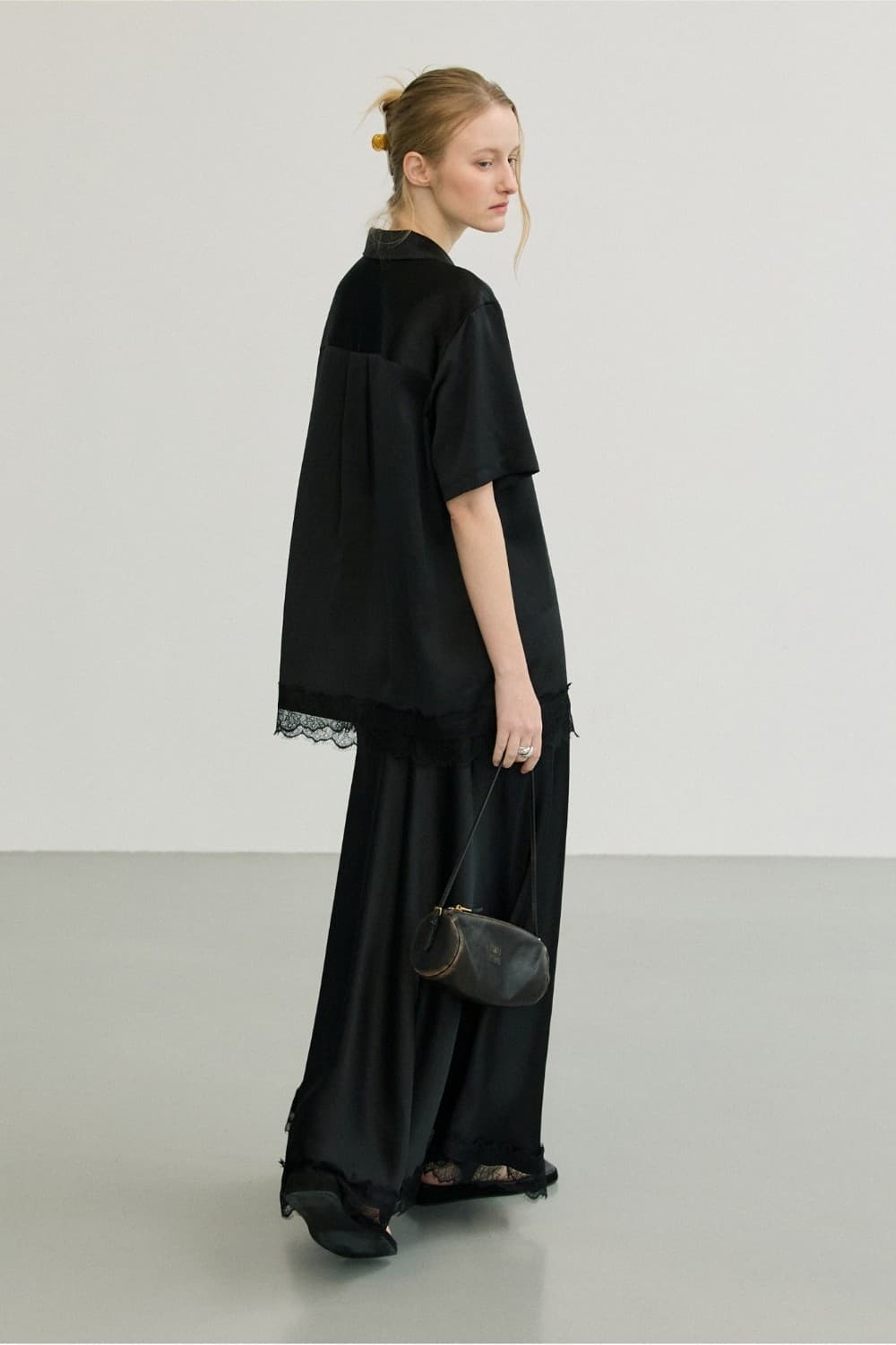 ETE SATIN LONG SKIRT - BLACK — vue 9