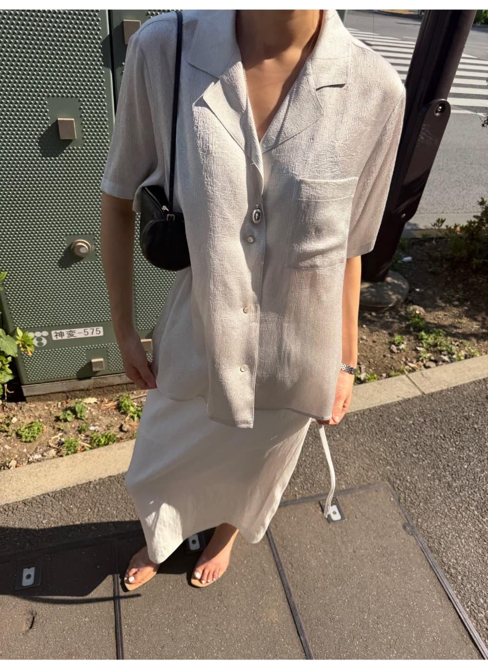 PEARL HALF SHIRT - LIGHT SILVER — vue 3