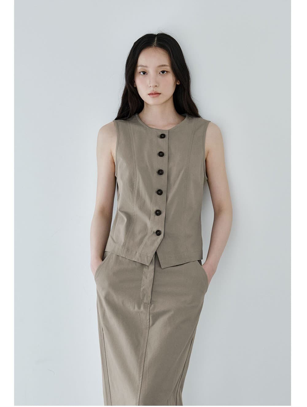 Essential Button Vest (Khaki) — vue 7