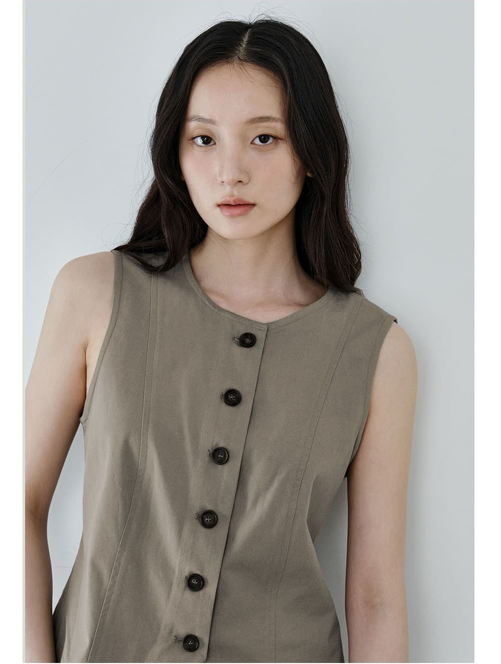 Essential Button Vest (Khaki) — vue 8