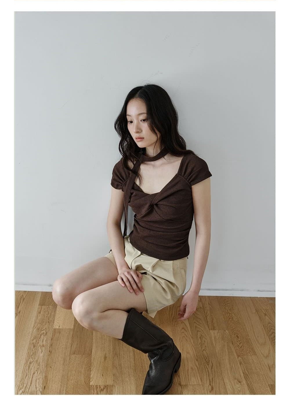 Scarf Twist Top (Brown) — vue 3