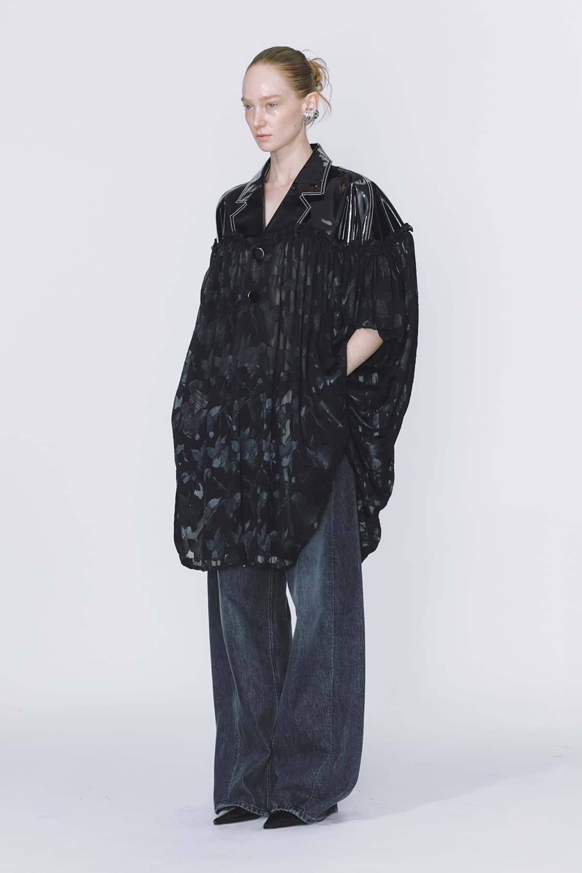 Half And Half Horizontal Ruffel Contrast Fabric Coat — vue 4