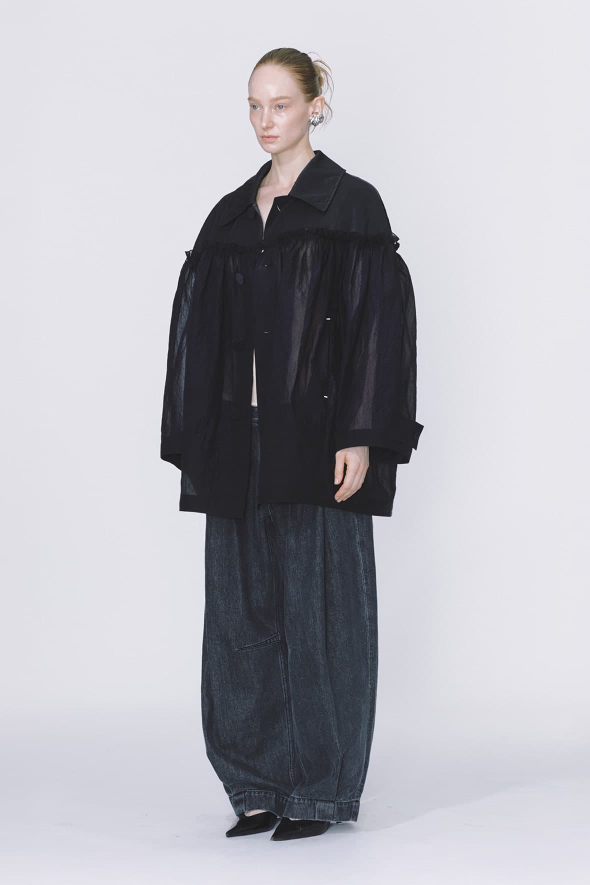 Half And Half Horizontal Ruffel Nylon Mac Coat — vue 4