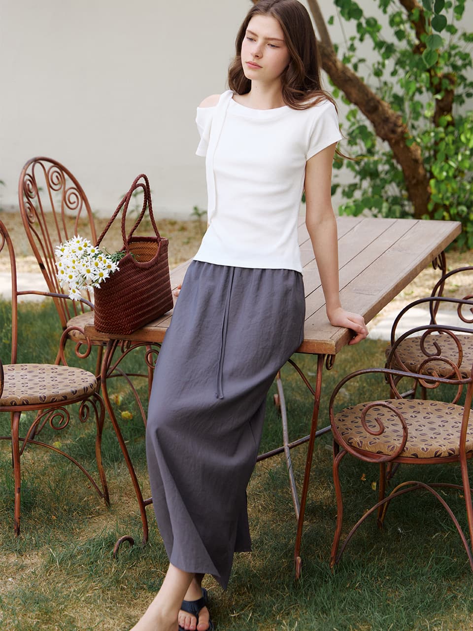 off-shoulder tie T-shirt (ivory) orc 6045 — vue 4