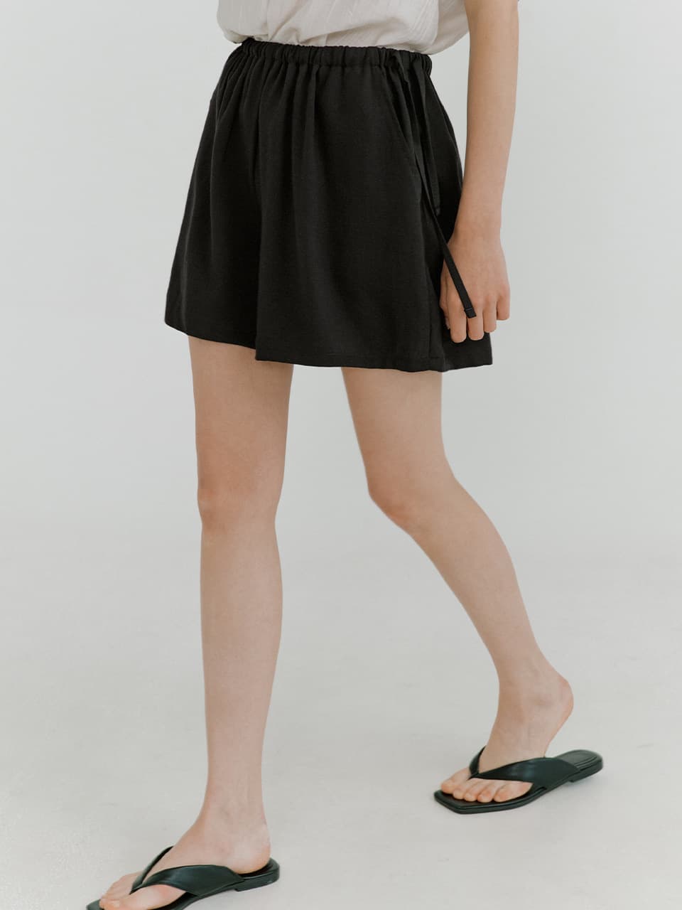 strap banding linen half pants (black) orc 6060