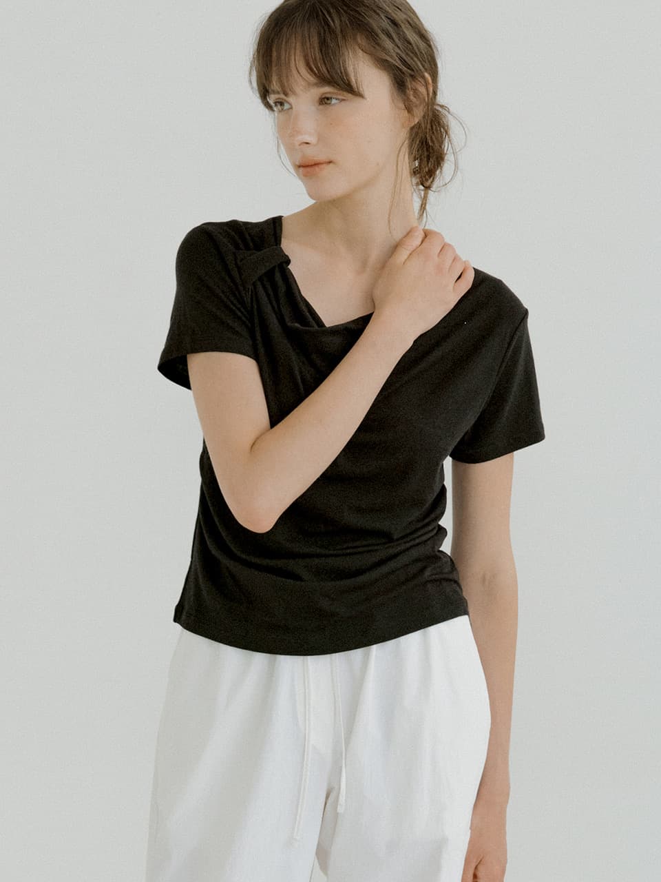 twist strap T-shirt (black) orc 6069 — vue 3
