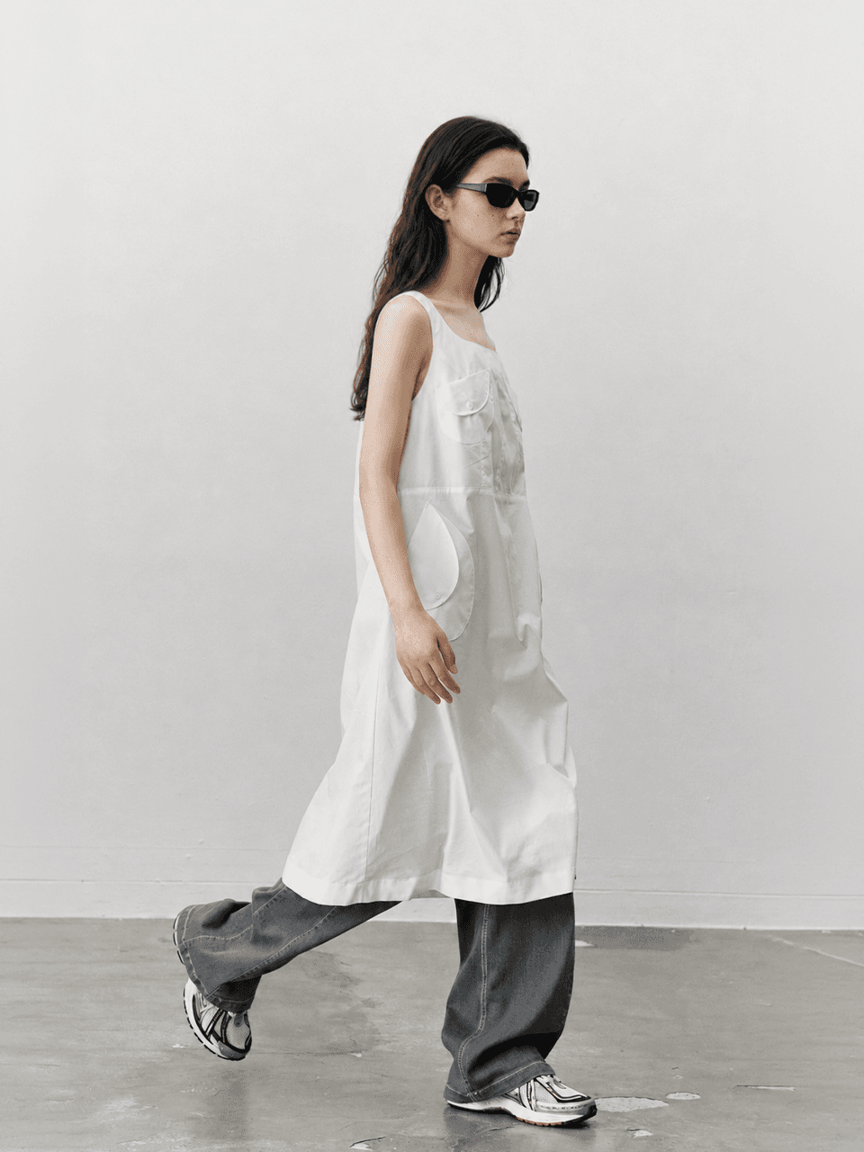 Round pocket cotton dress - White