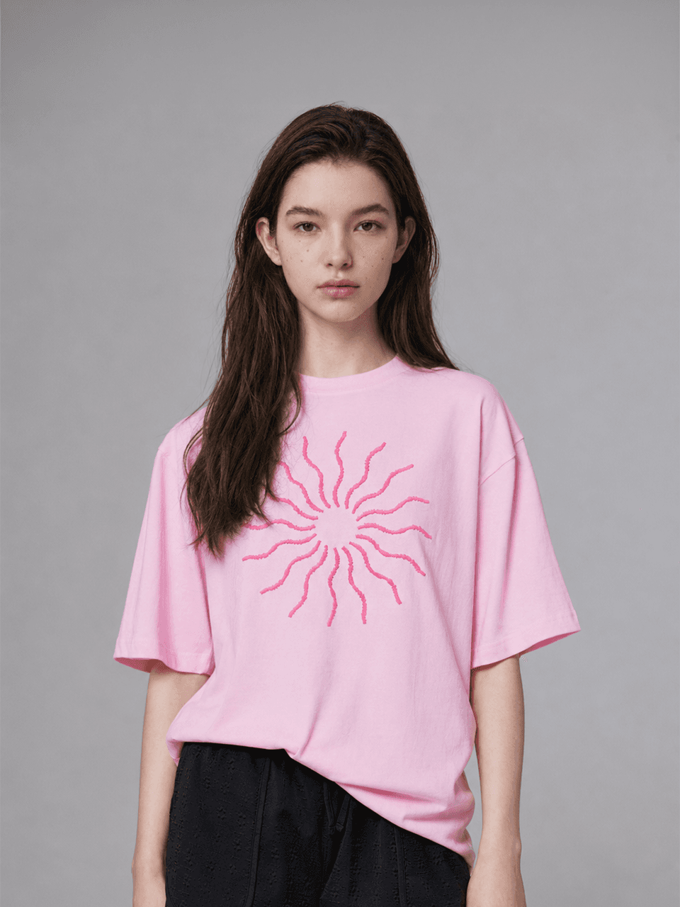 The sun volume embroidered T shirt - Pink