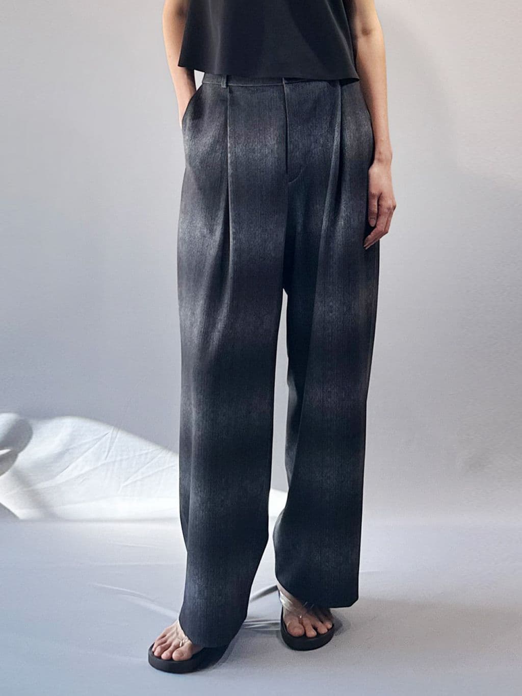Airless Wide Denim Pants (Black) — vue 1