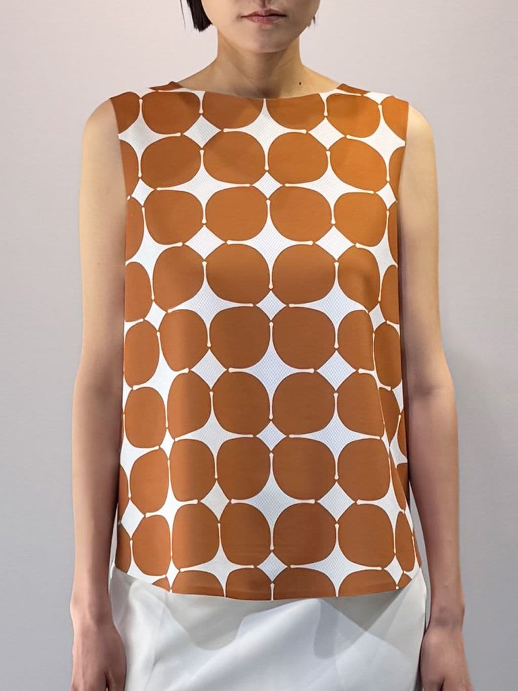Moon Jar Modern Dot Sleeveless Top (Brown) — vue 1