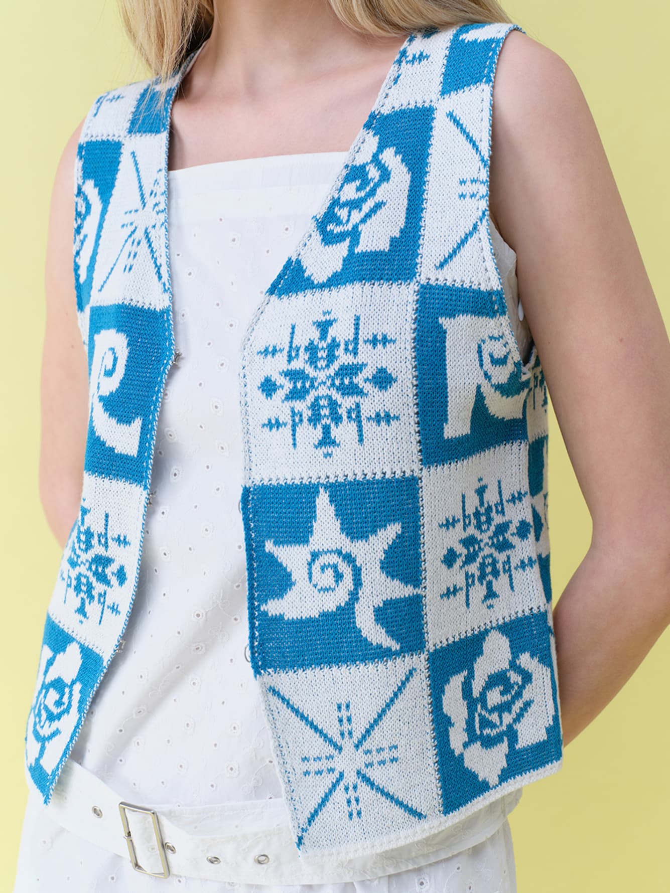 Vintage Rose Crochet Knit Vest — vue 1