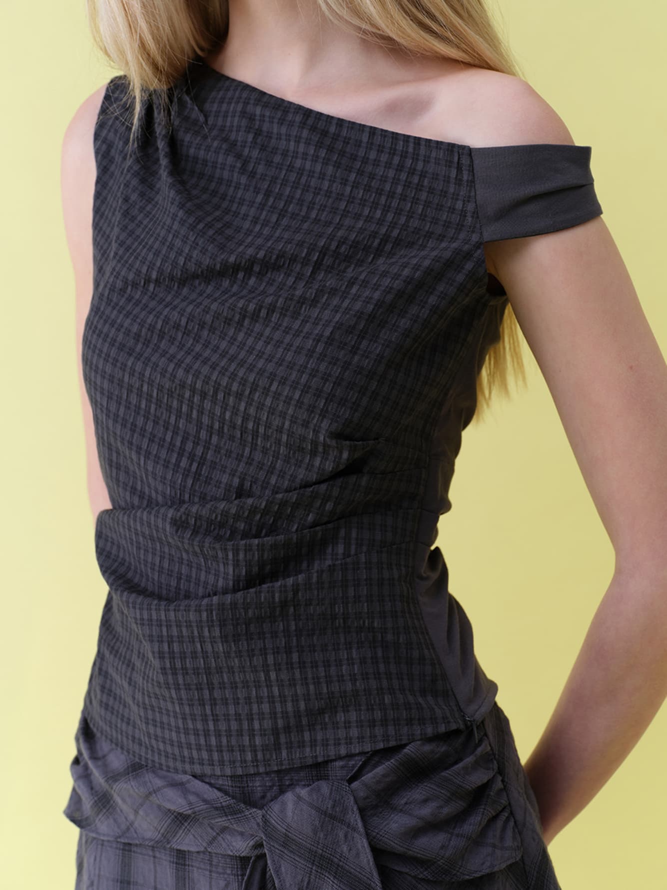 Check Shirring Sleeveless Blouse — vue 1