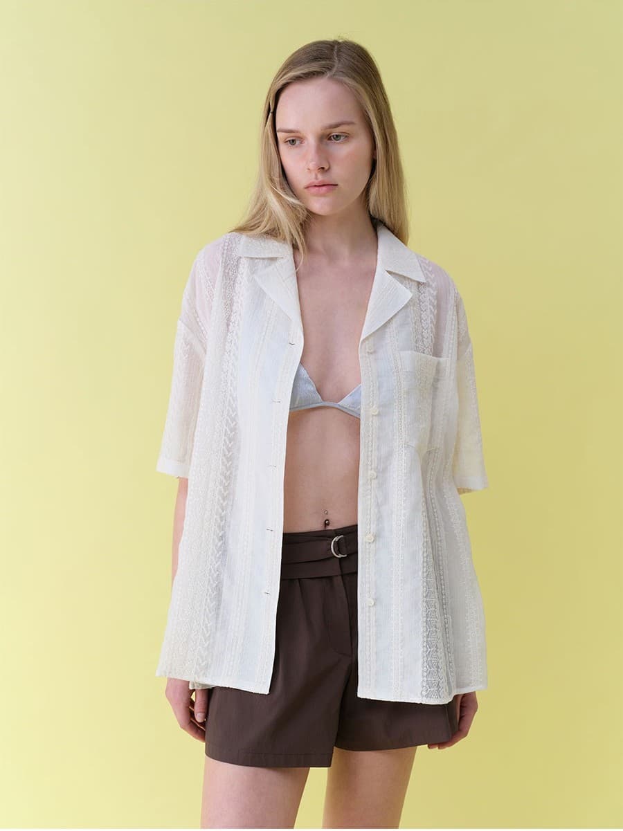 Open-Collar Embroidered Shirts in Ivory — vue 4