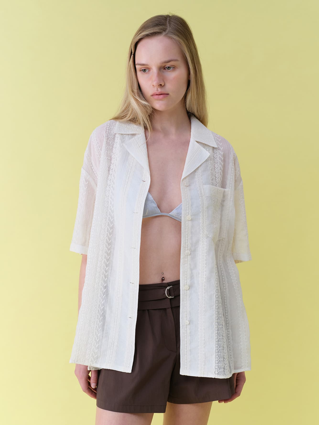 Open-Collar Embroidered Shirts in Ivory — vue 1