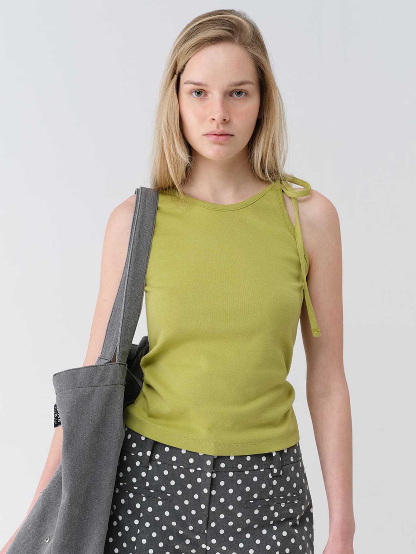 Shirring Shoulder Ribbon Sleeveless Top — vue 1