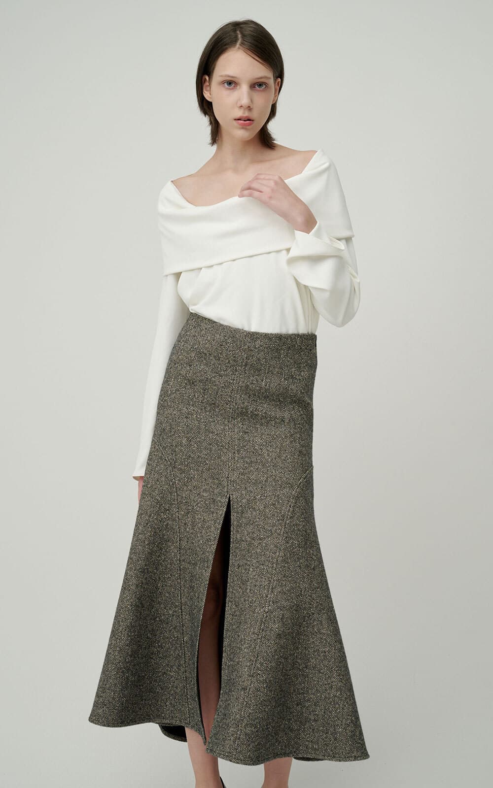 Aveline Skirt (Dark Grey) — vue 3