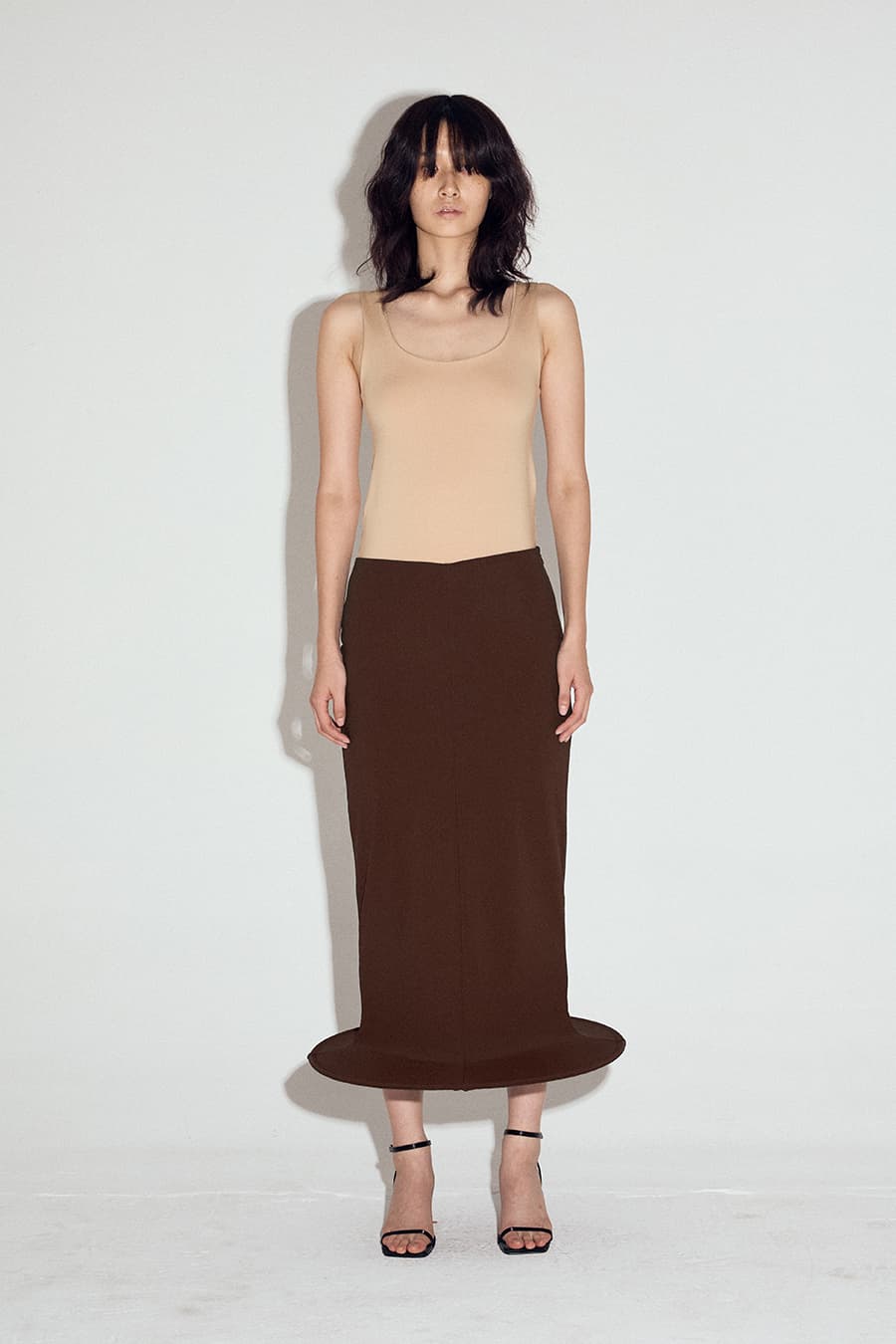 Wired Hem Classic Midi Skirt in Brown — vue 2