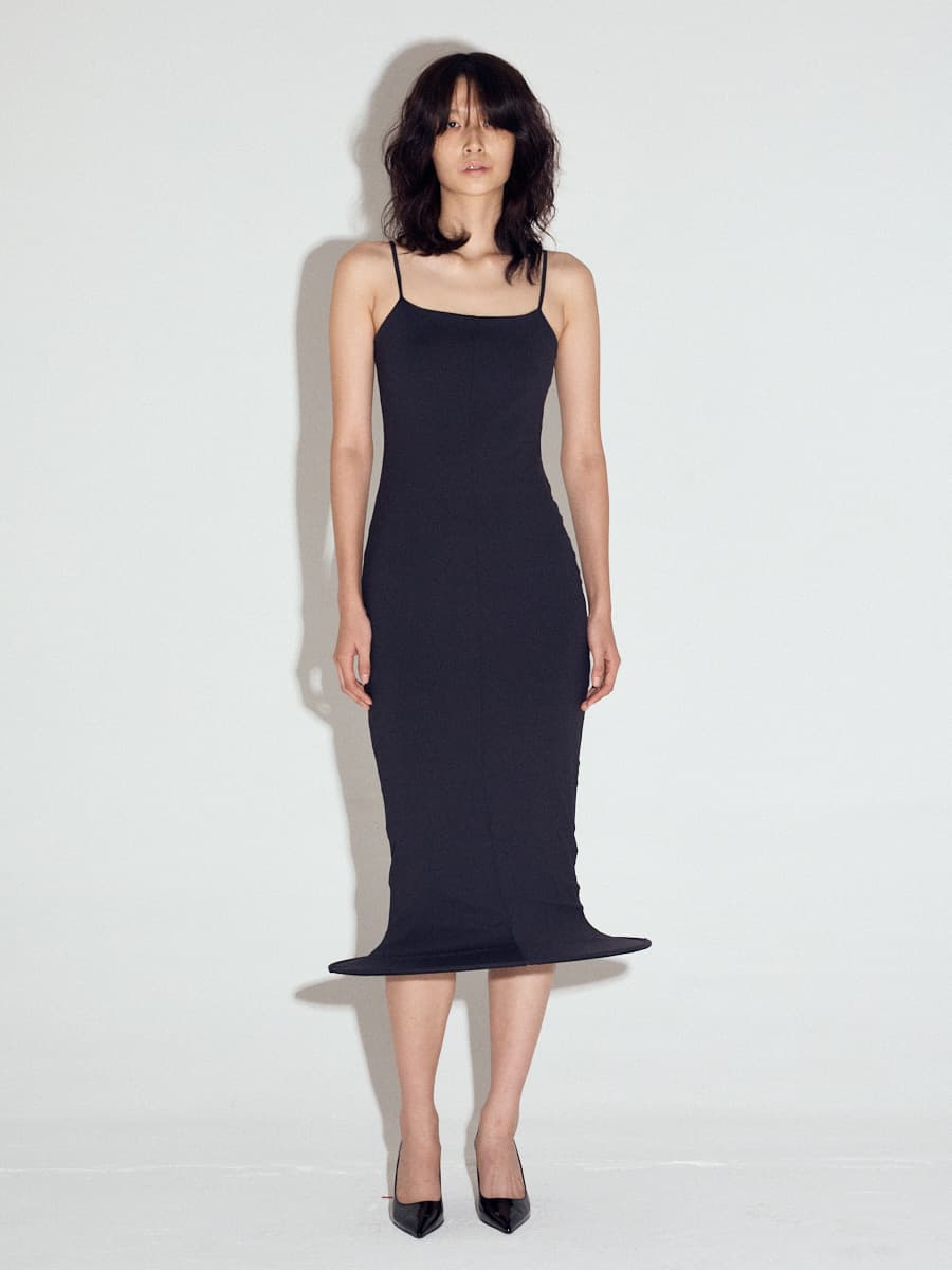 Wired Hem Classic Midi Dress in Matt Black