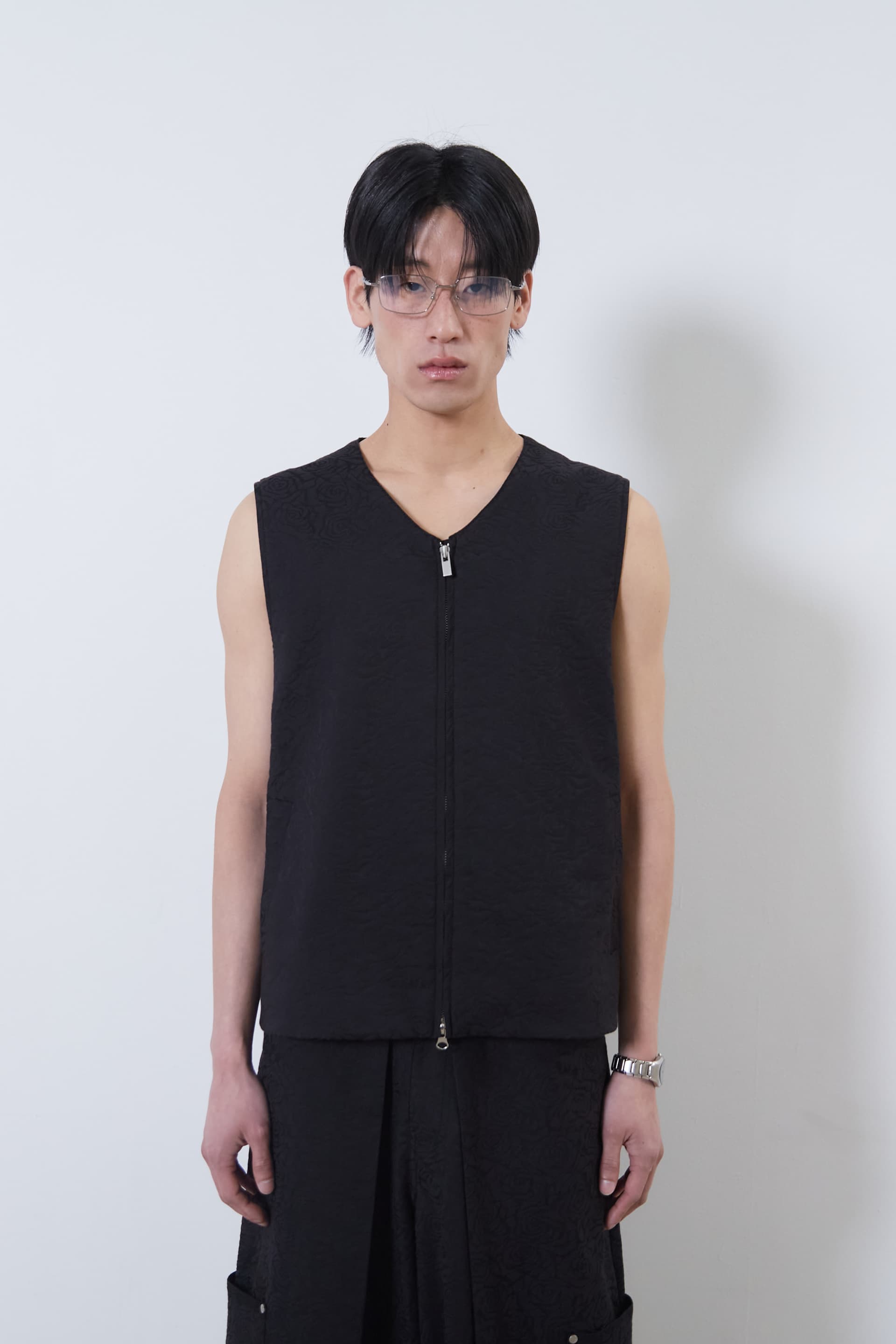 Flower Jacquard Belted Vest (Black, Men)