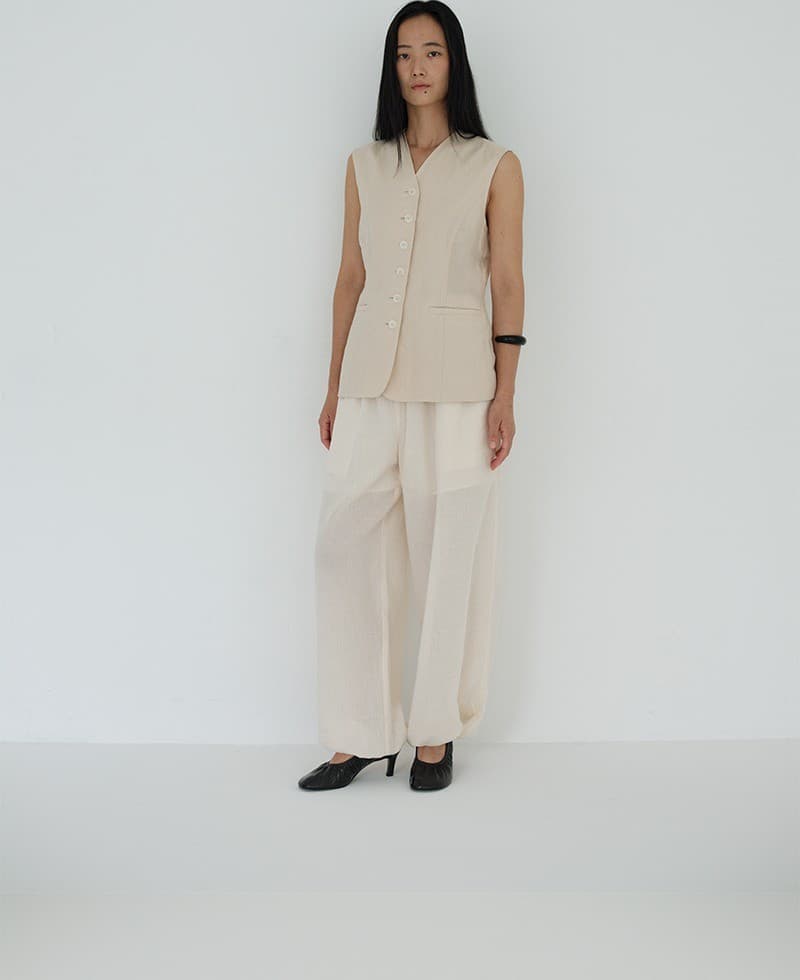 Tailored Vest (Black) — vue 3