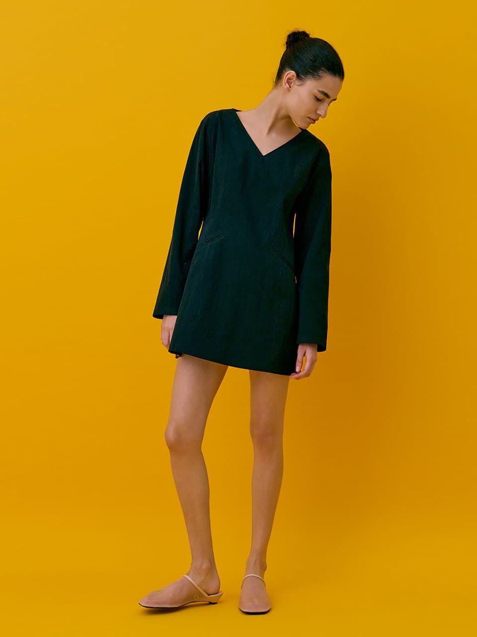 V-neck Mini Dress — Black — vue 2