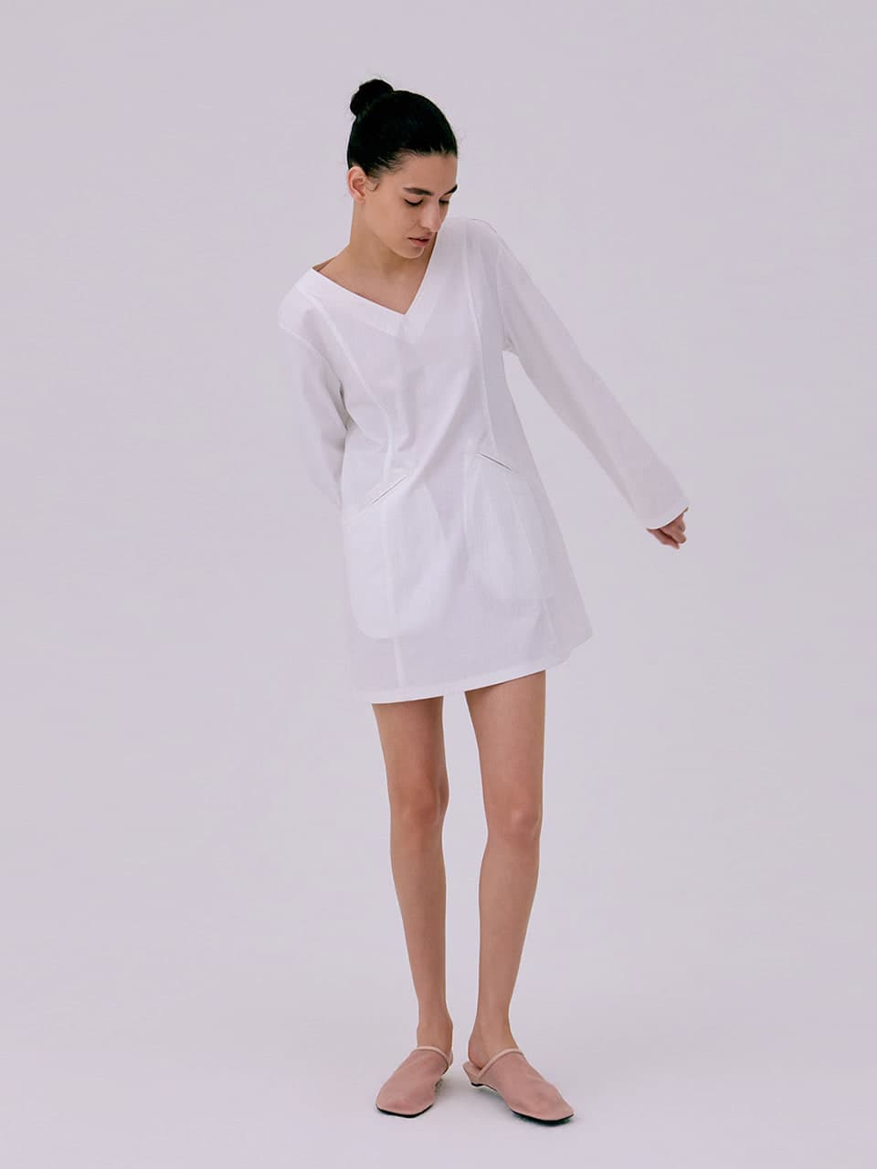 V-neck Mini Dress — White — vue 4