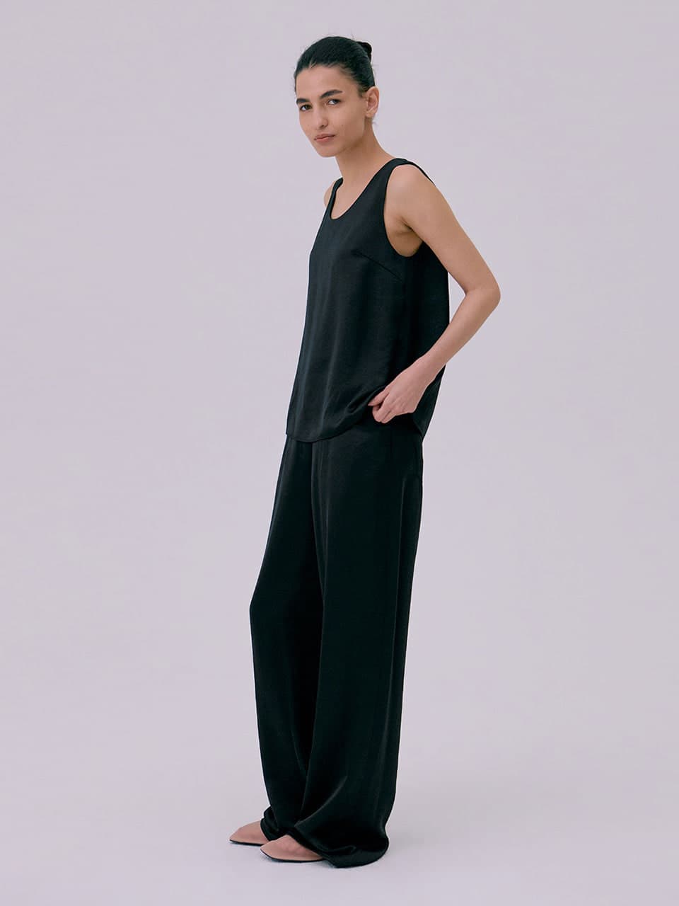 Back Yoke Straight Pants — Black — vue 2