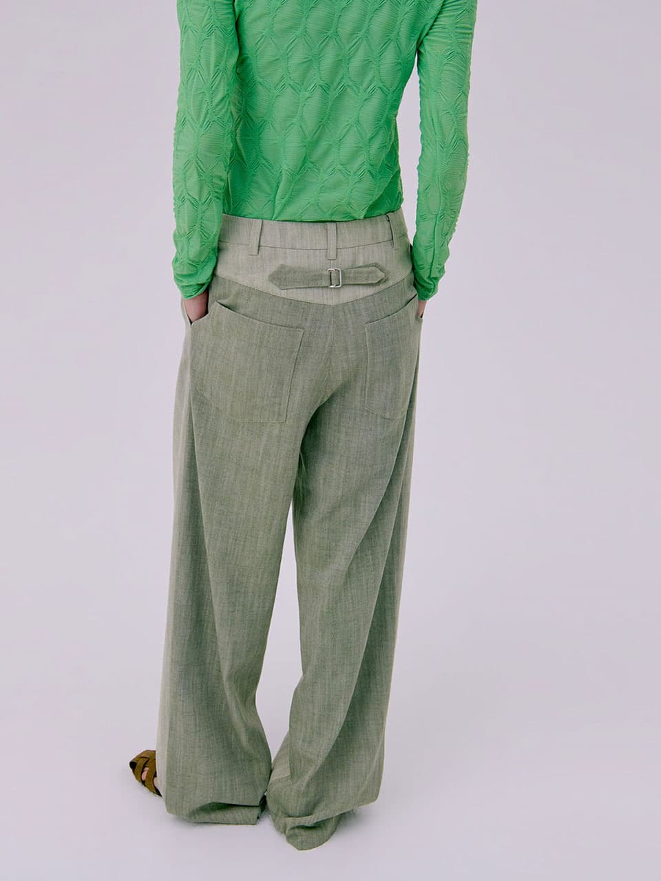 26 Classic Tuck Pants — Light Khaki