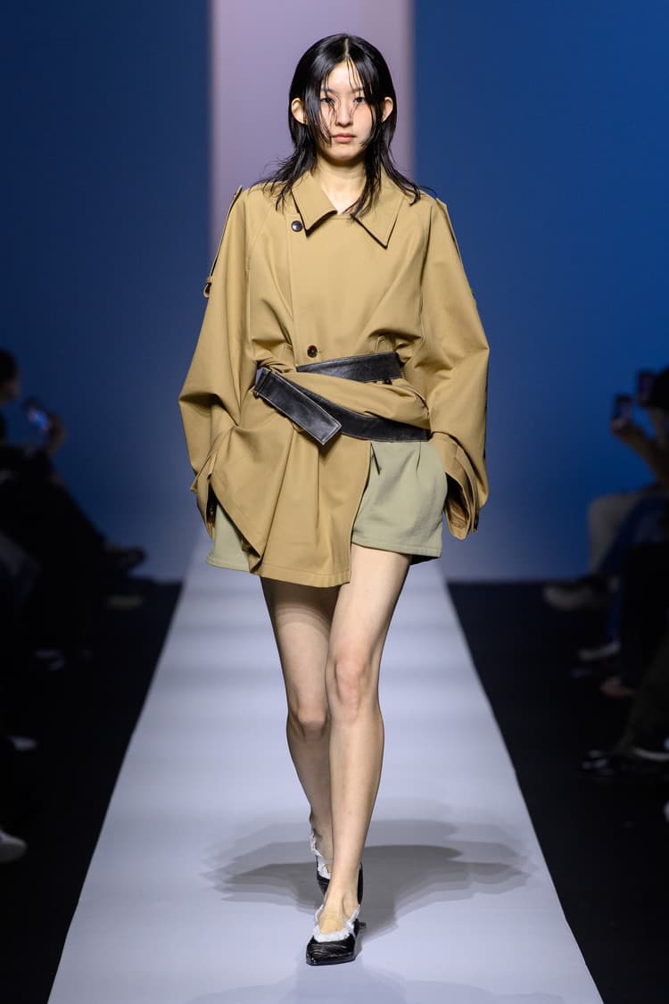 Belt-Point Trench Coat — vue 6