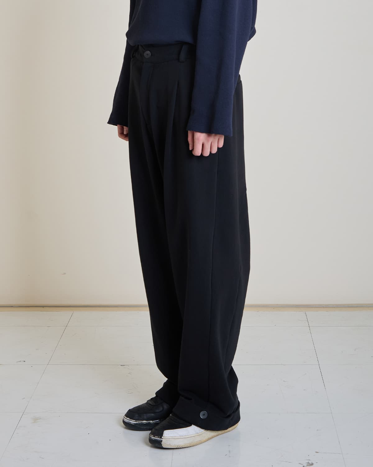 eco-Wide Baggie Trousers (black) — vue 2