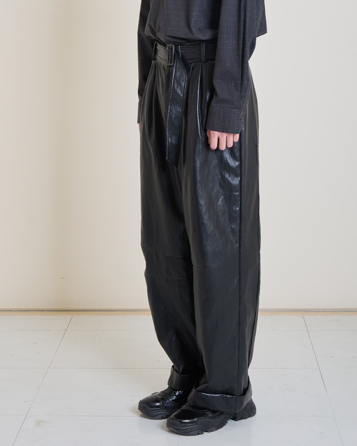 Skater’s New Wide Pants (leather) — vue 2