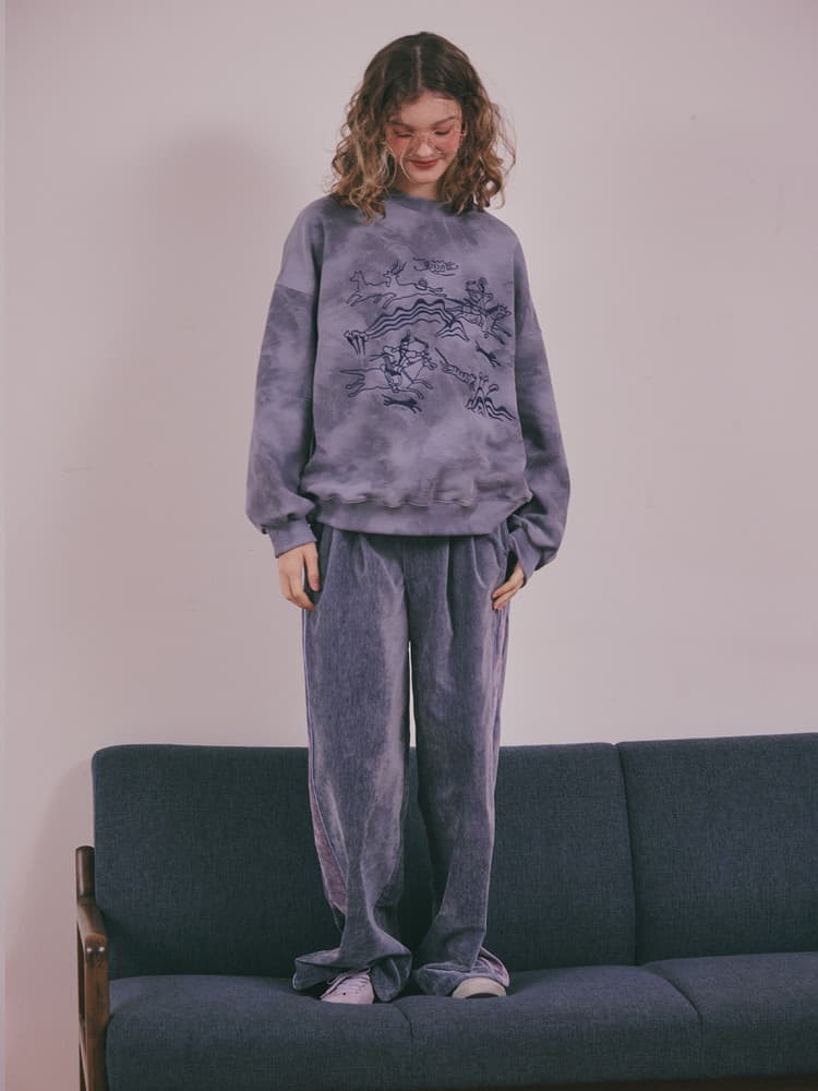 Royal Hunting Scene Sweatshirt (Navy) — vue 2