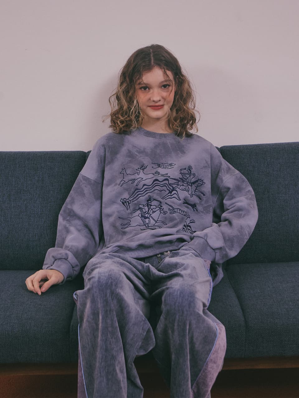Royal Hunting Scene Sweatshirt (Navy) — vue 15