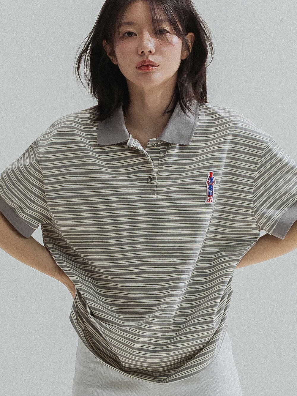 Stripe Collar Tee (Grey) — vue 3