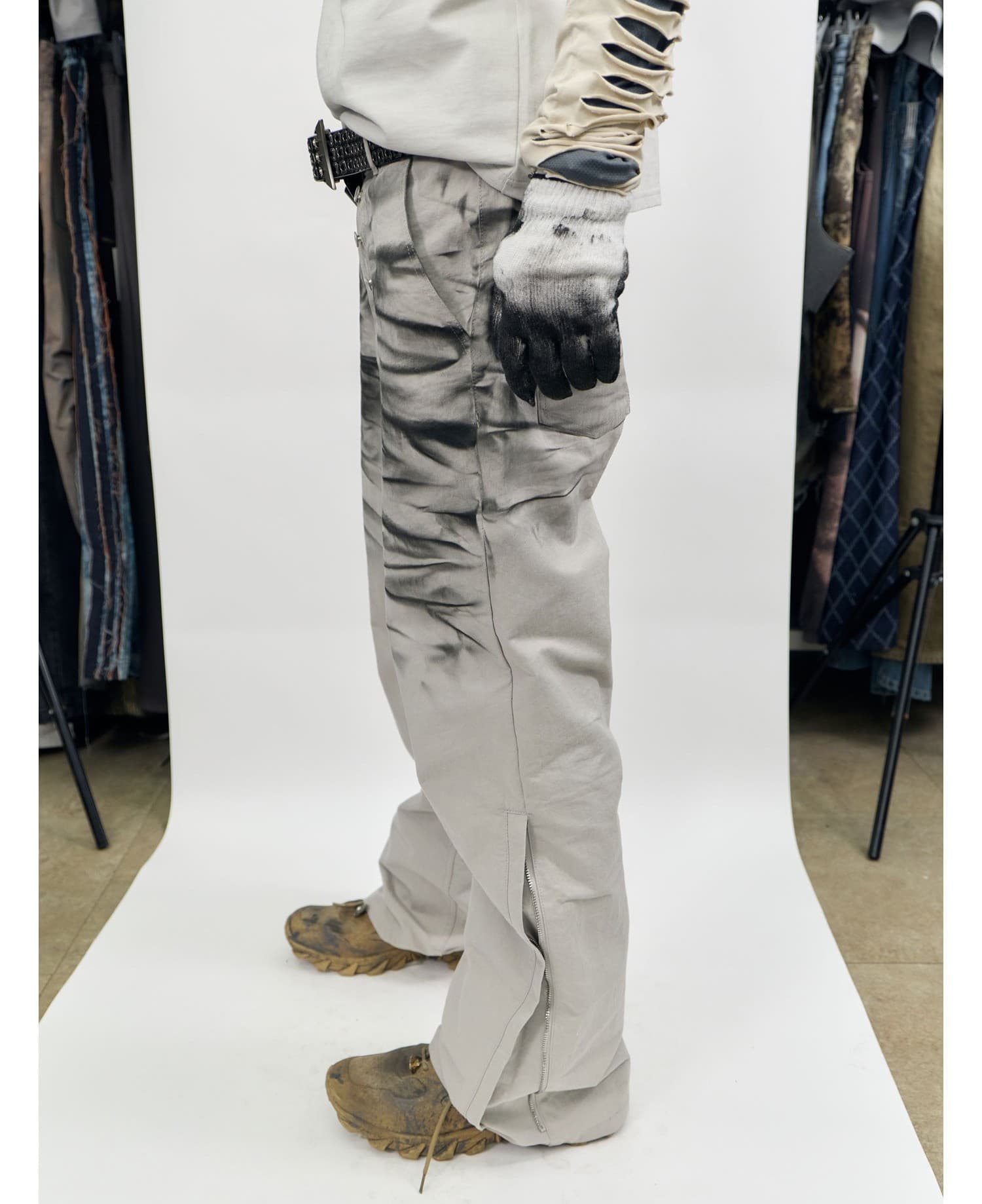 Spray Washed Semi-Flare Pants Beige — vue 6