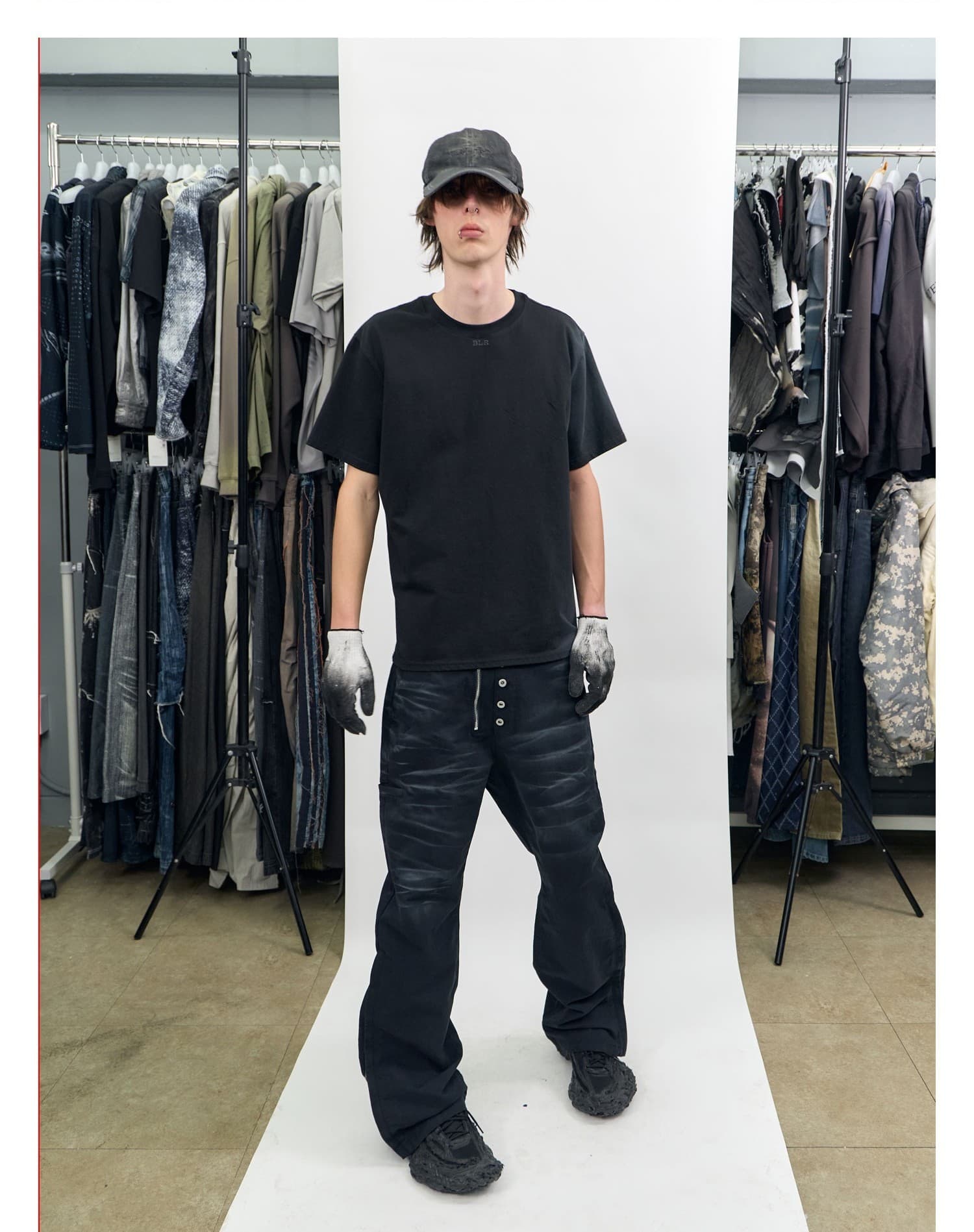 Spray Washed Semi-Flare Pants Black — vue 4