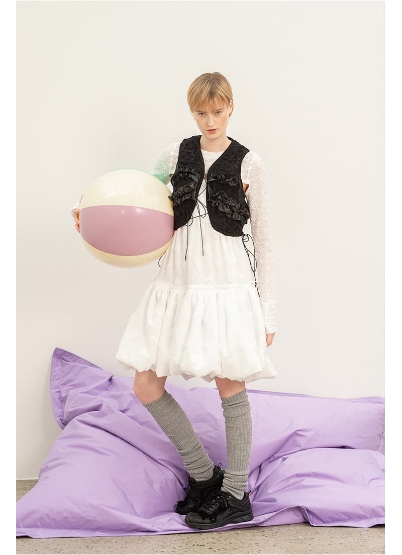 Frill Detail Running Vest — vue 3