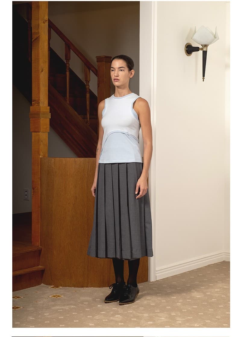 Curve Line Sleeveless Top Black — vue 2