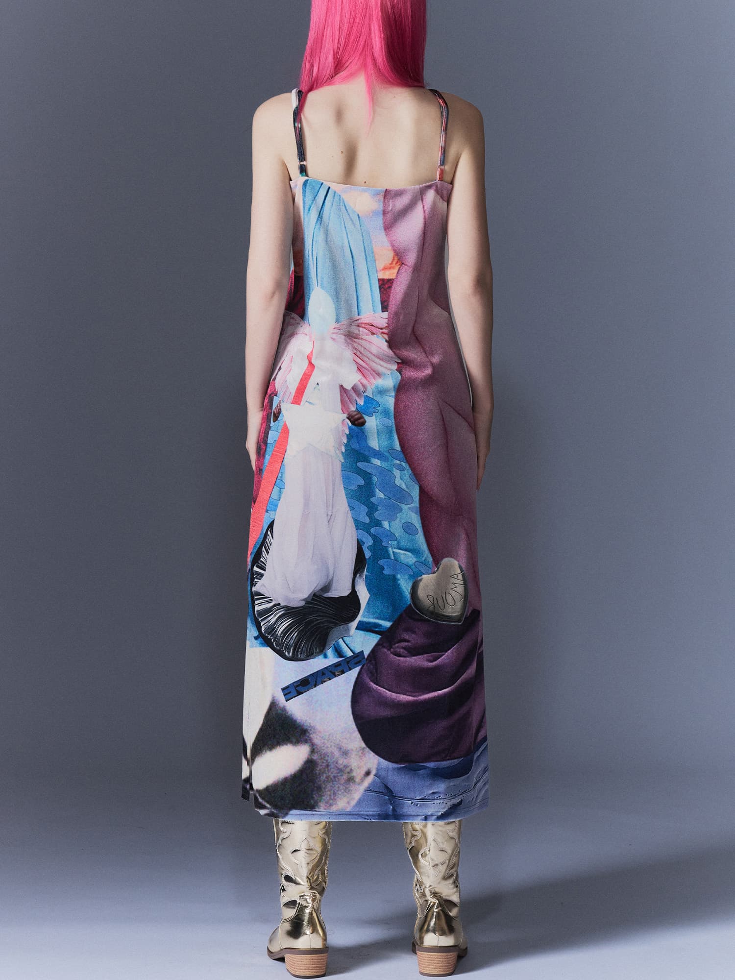 Surrealism Velvet Dress — vue 3