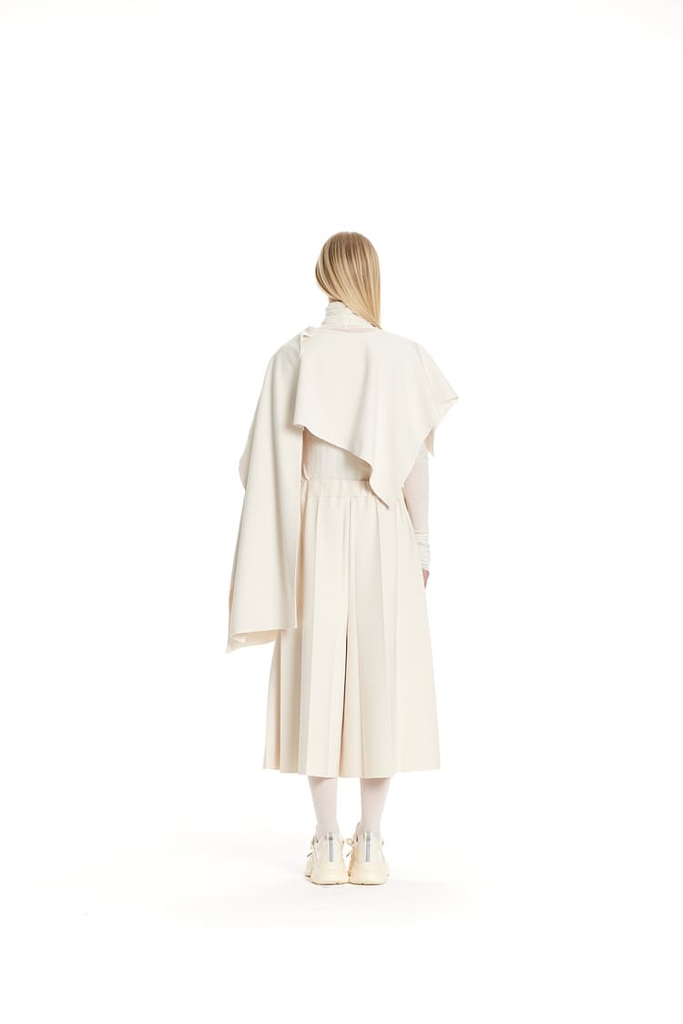 GDeL Less Line Asymmetric Cape (Cream) — vue 6