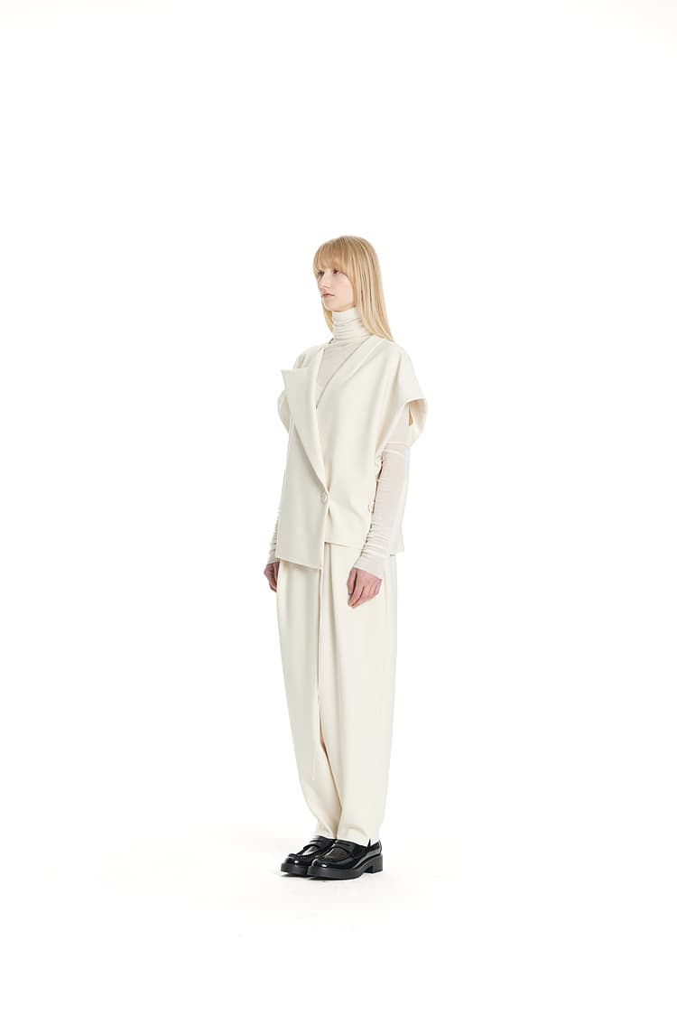 GDeL Less Line One-Collar Vest (Cream) — vue 4