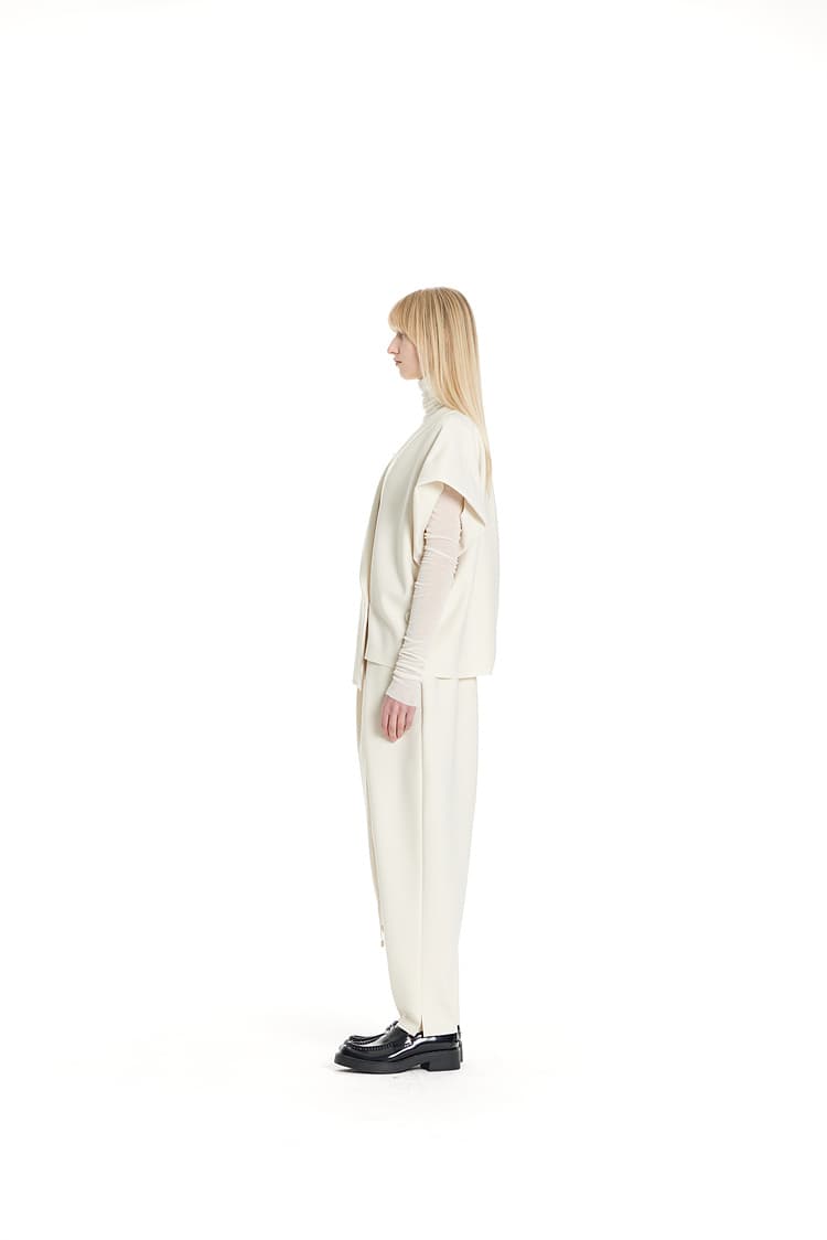 GDeL Less Line One-Collar Vest (Cream) — vue 5